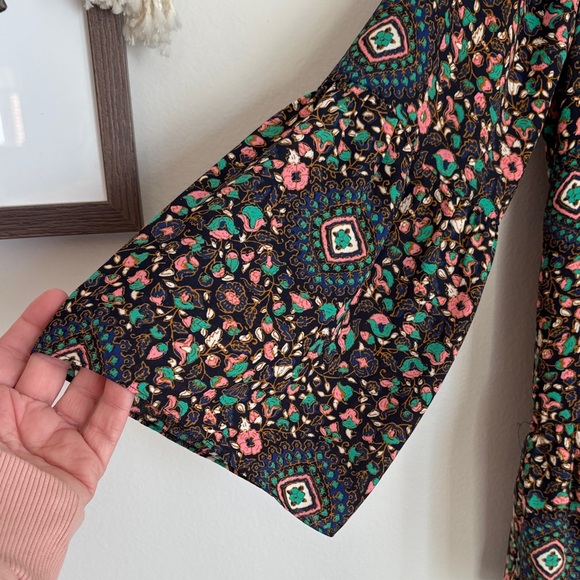 J. Crew women’s geometric Multicolor Floral peplum top Blouse size small EUC - Picture 7 of 12